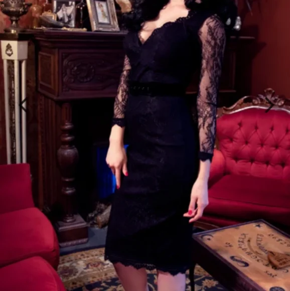 SOLD - La Femme en noir large La Dentelle dress - Picture 8 of 9